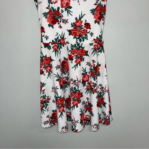 Streetwear Society Dress Women's Medium White Red Floral Retro Pin-Up A-Line - Picture 4 of 7